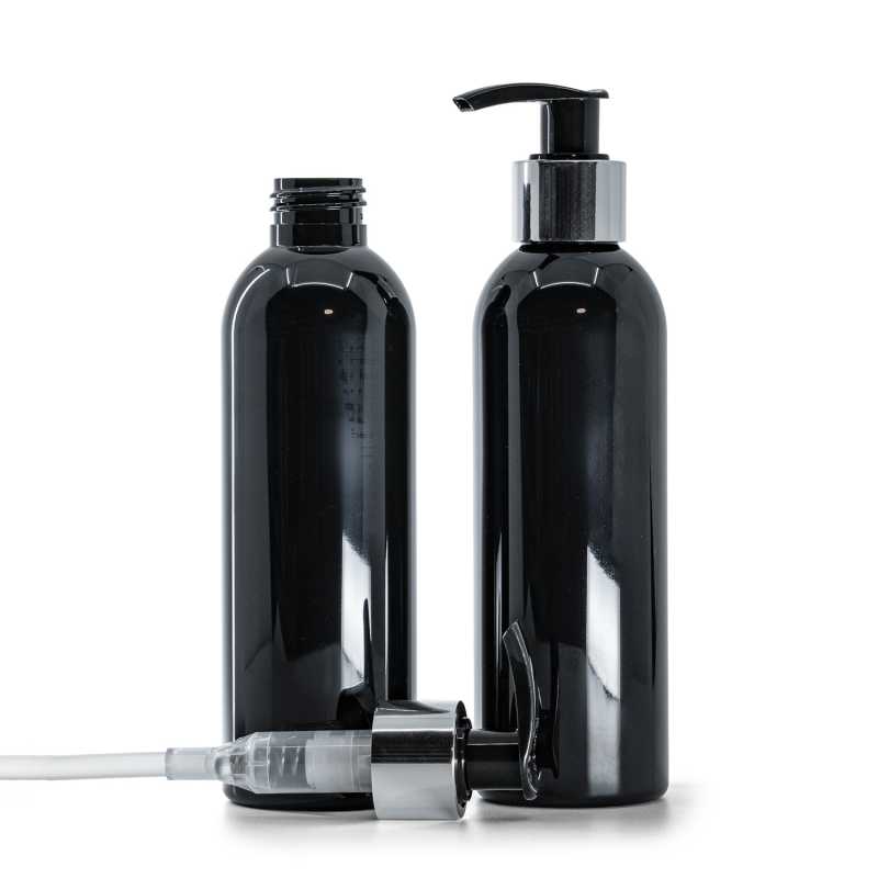 Flacon en plastique noir brillant avec pompe distributrice noire et bague argentée brillante, 200 ml