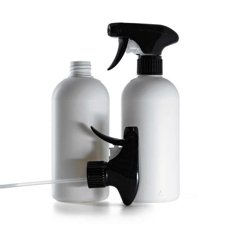 Bouteille en plastique blanc, pulvérisateur à gâchette noir, 500 ml