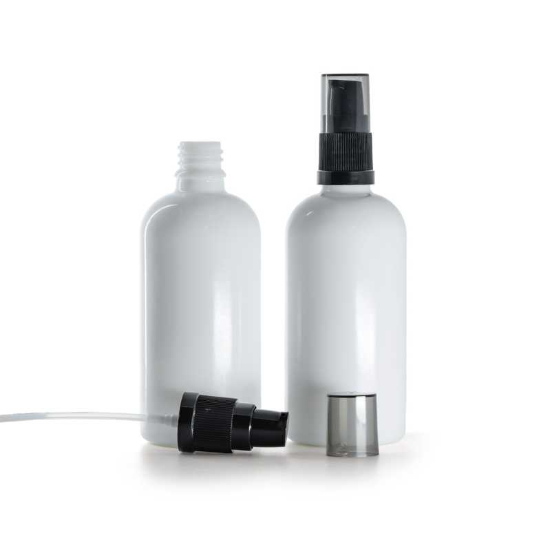 Flacon en verre blanc, distributeur noir avec surcapuchon fumé, 100 ml
