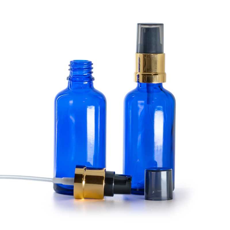 Flacon en verre bleu, pompe noire et dorée brillante avec surcapuchon fumé, 50 ml
