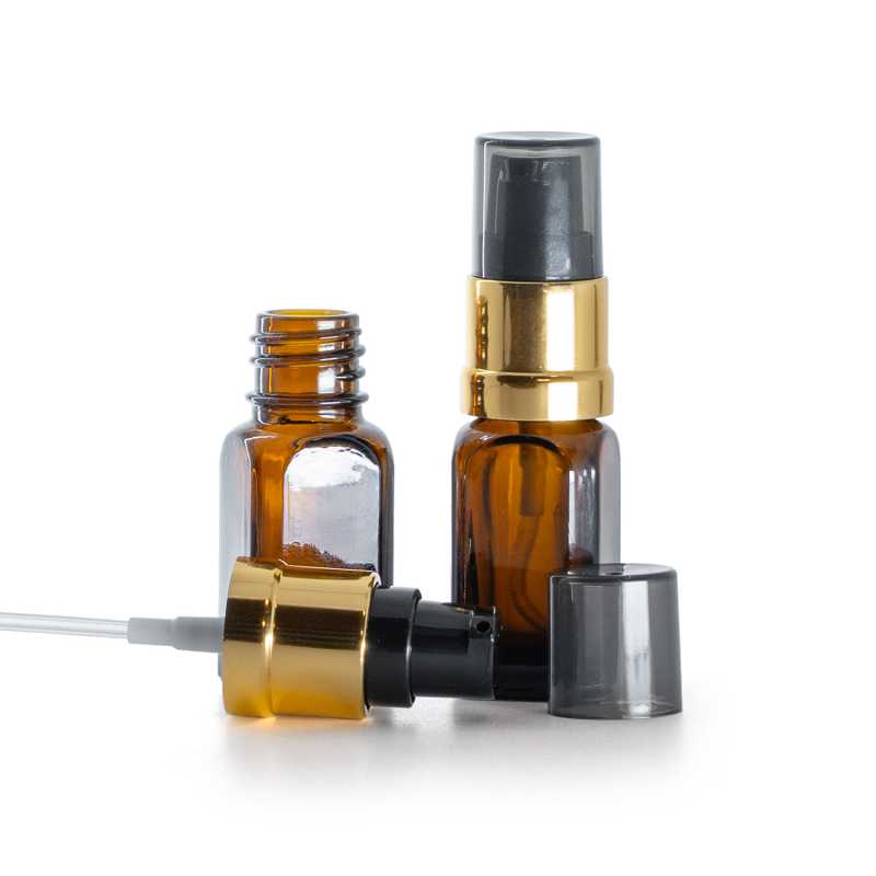 Flacon en verre brun carré, pompe noire et dorée brillante avec surcapuchon fumé, 10 ml