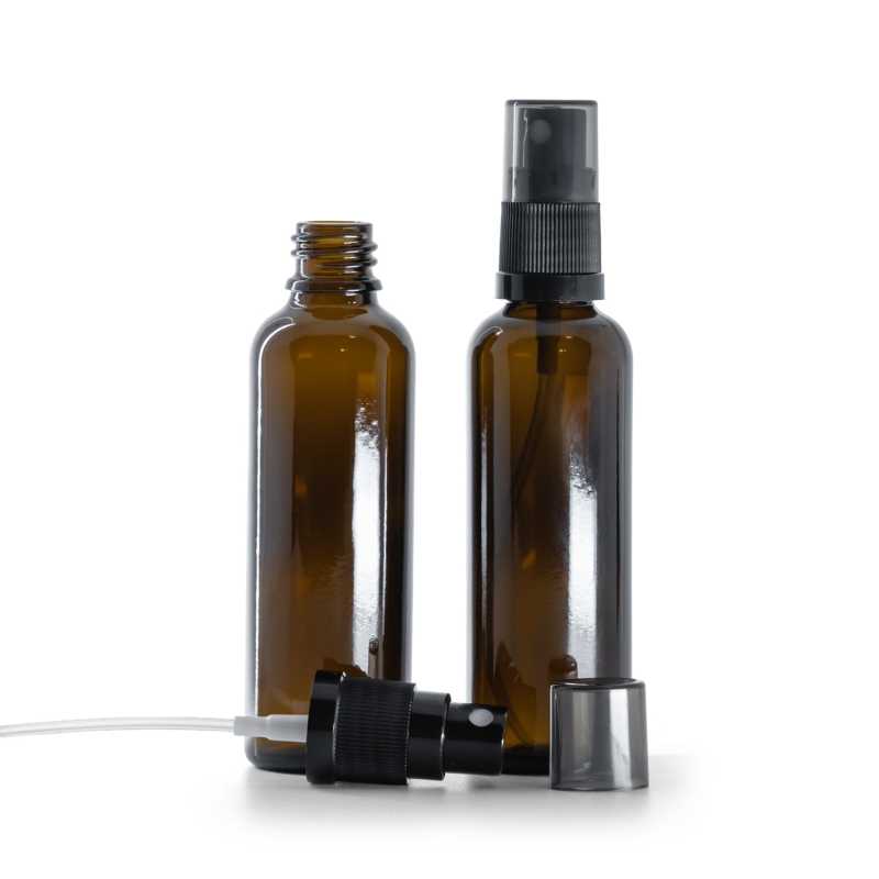 Flacon en verre brun, fin, vaporisateur brume fine noir avec surcapuchon fumé, 50 ml